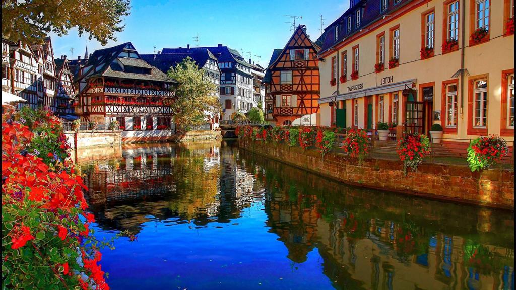Charmant City Center